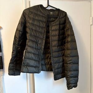 Uniqlo Women's dark green thin Puffer Jacket